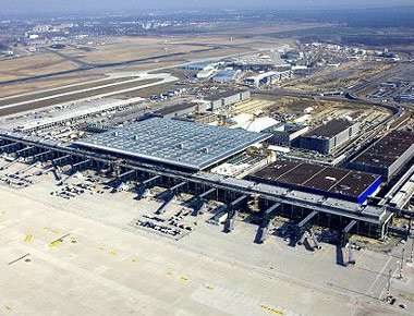 Βερολίνο: Ολιγόλεπτος συναγερμός στο αεροδρόμιο Σόνενφελντ εξαιτίας δακρυγόνου